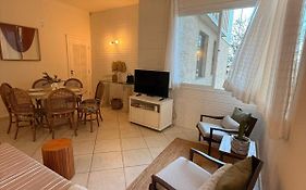 Apartamento de frente para o mar na Pitangueiras